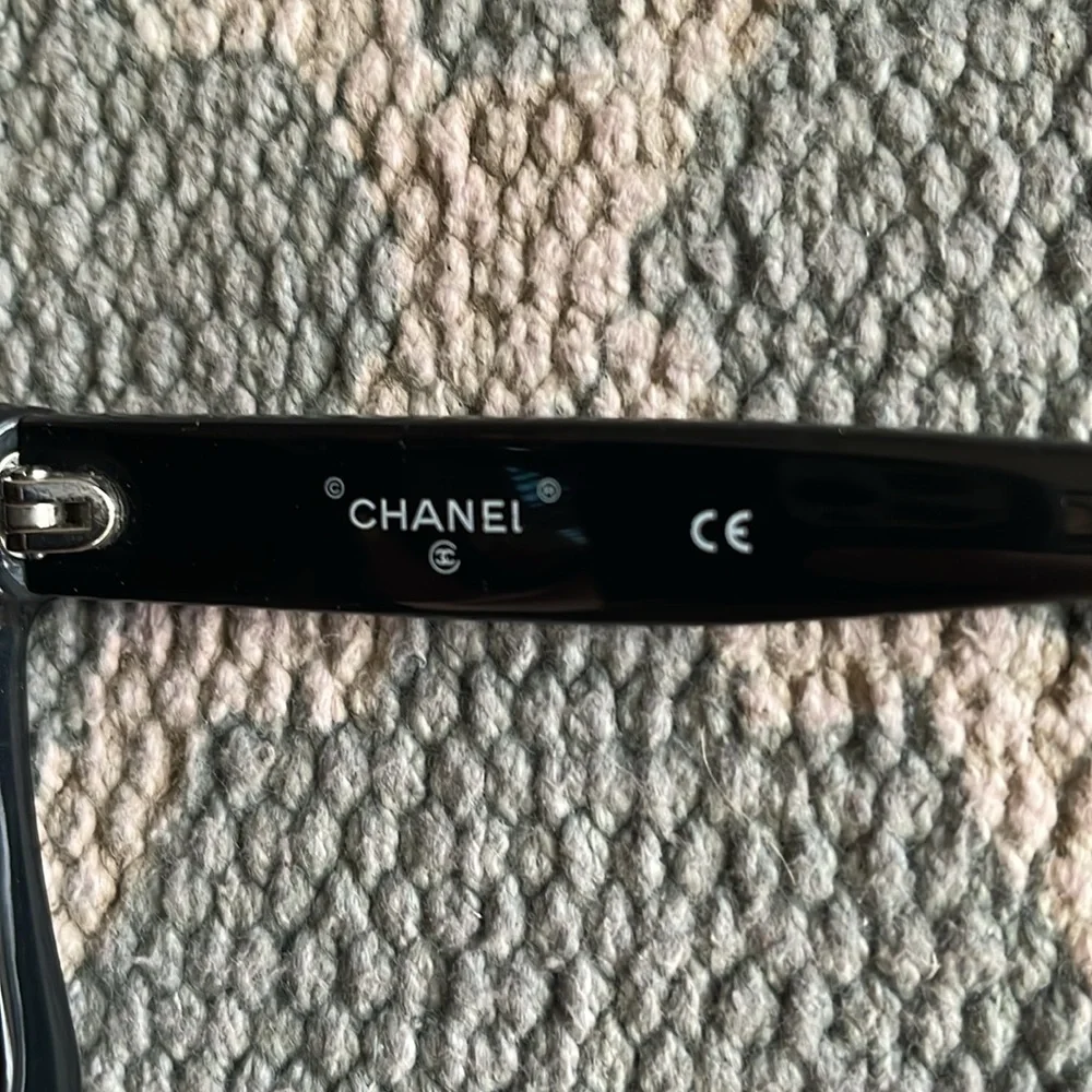 CHANEL 100% authentic